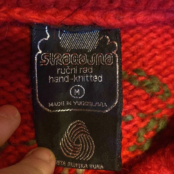 Gorgeous vintage hand knit cardigan from when the Balkans were still Yugoslavia - Picture 2 of 4